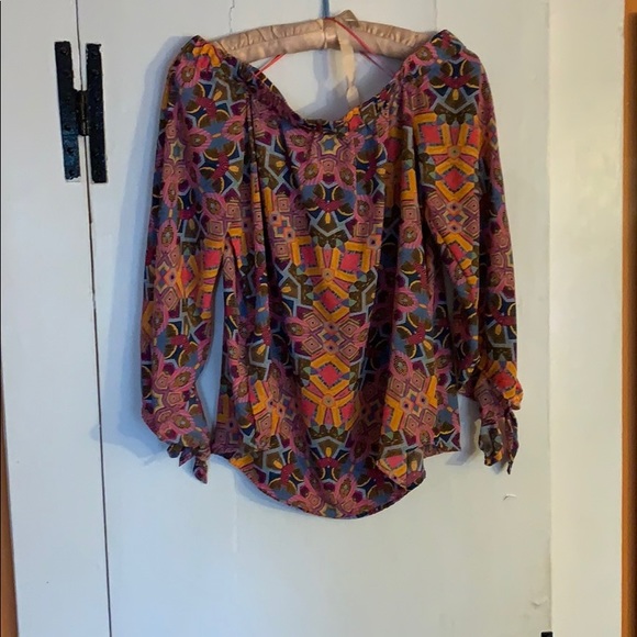 finn and grace Tops - Finn and Grace off the shoulder top